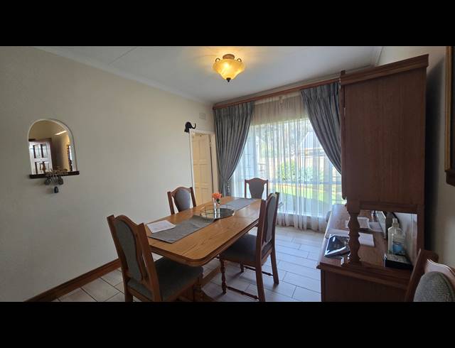 3 BEDROOM FREEHOLD FOR SALE IN BRACKENDOWNS